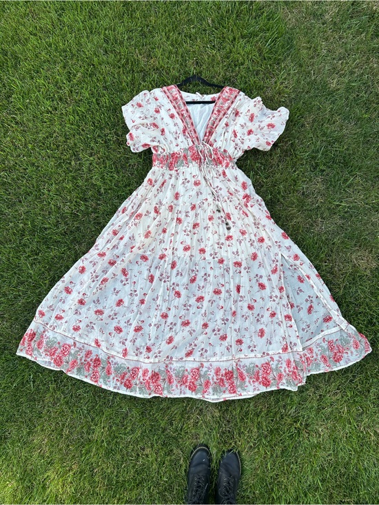 Free People Dresses & Skirts - Free People Cream Maxi Dress with Pink Floral Print